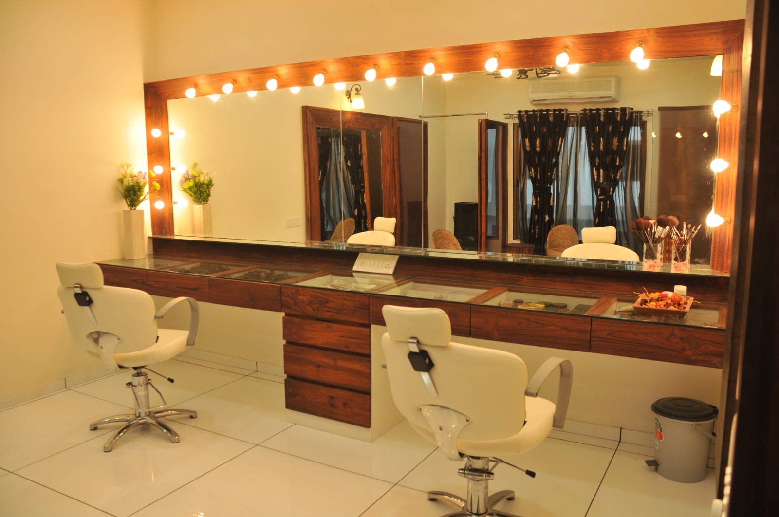 Swaroop Beauty Care salon